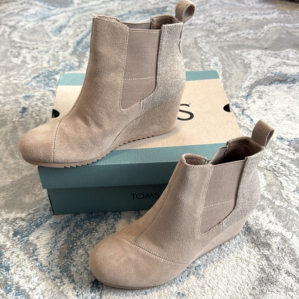 TOMS Bailey Ankle Boots. Women’s size 8.